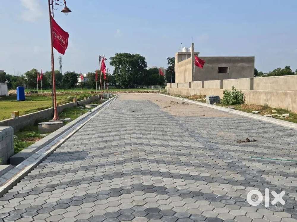 सुल्तानपुर रोड पर लॉ कॉलेज से 10 मिनट कि दूरी पर अप्रूव्ड सोसाइटी