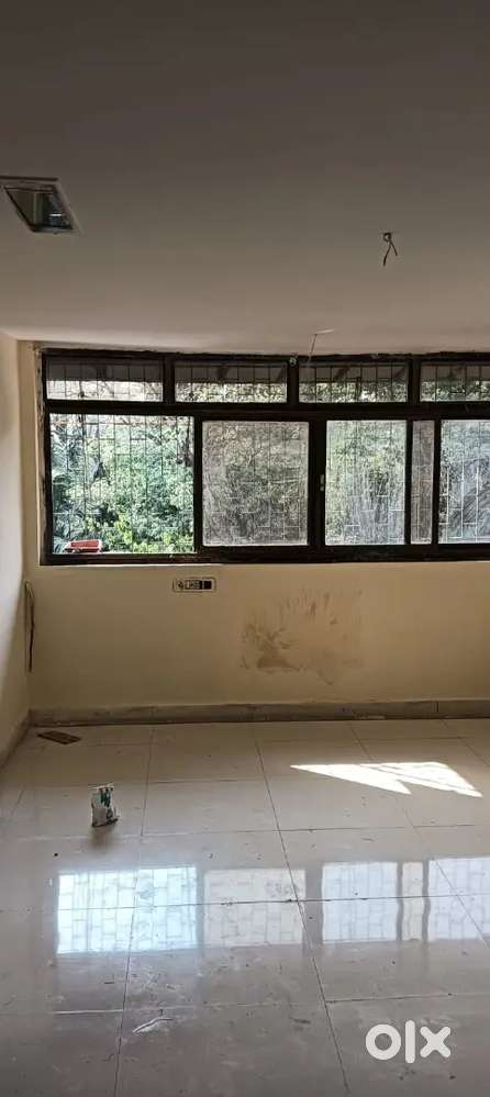 Without Lift 4 Th Floor 1Bhk Flat Havey Deposit Chembur Good Society