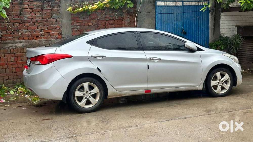 Hyundai Elantra 2013 (Oct) — Low KM, Regular Service