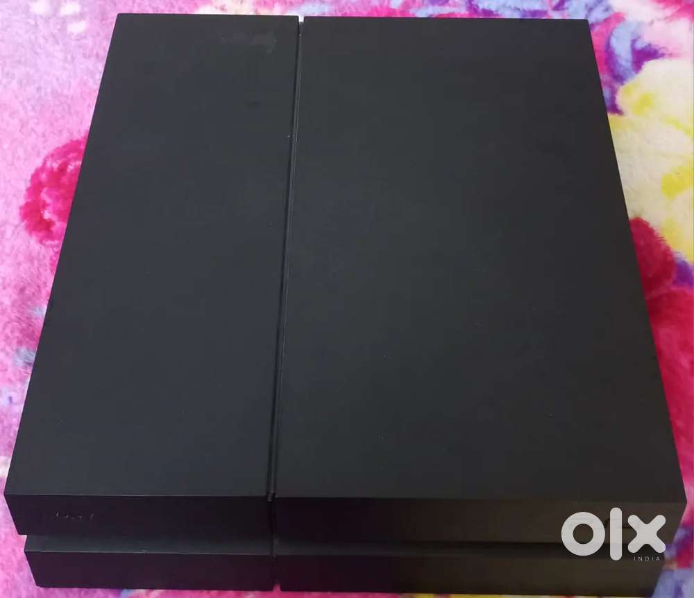 Sony PlayStation 4 Fat 1 TB With 1 Game