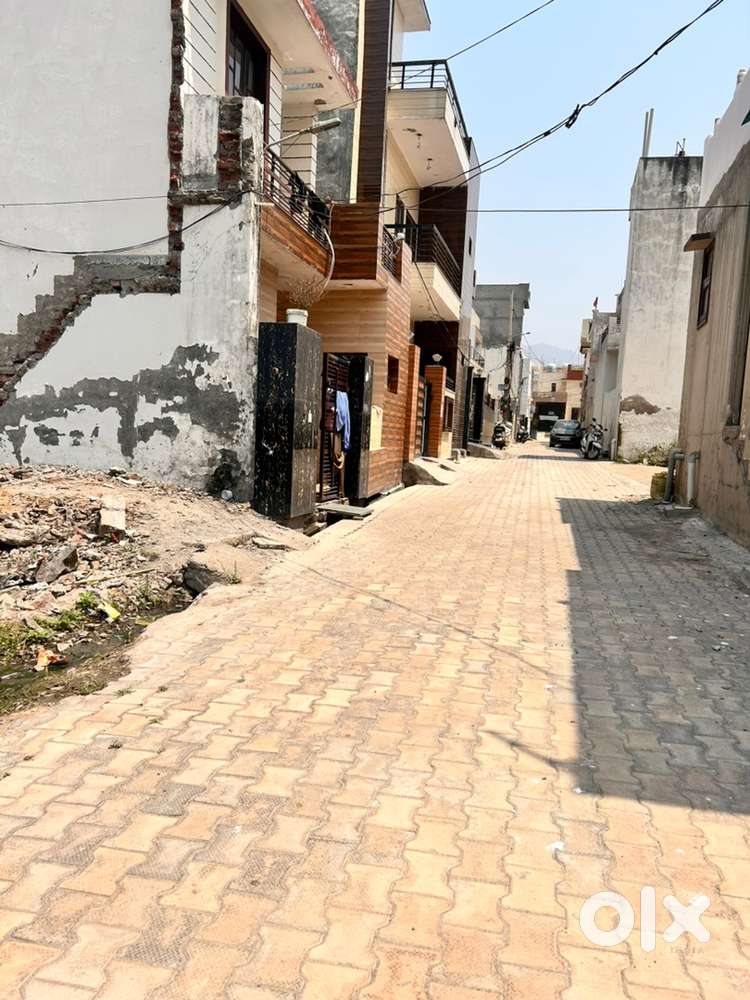 Corner 165 gaj  Khurana Colony