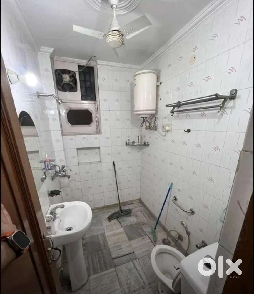 1 BHK Flat for rent for everyone royal Property