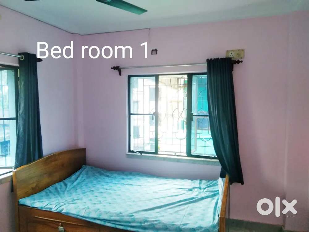 Near Kudghat metro (5 minutes in auto), walking distance from M.G.Road