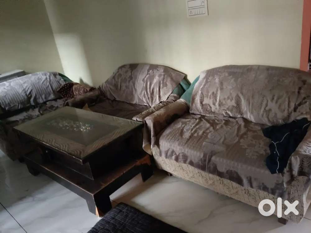 6 seater sofa with Central table