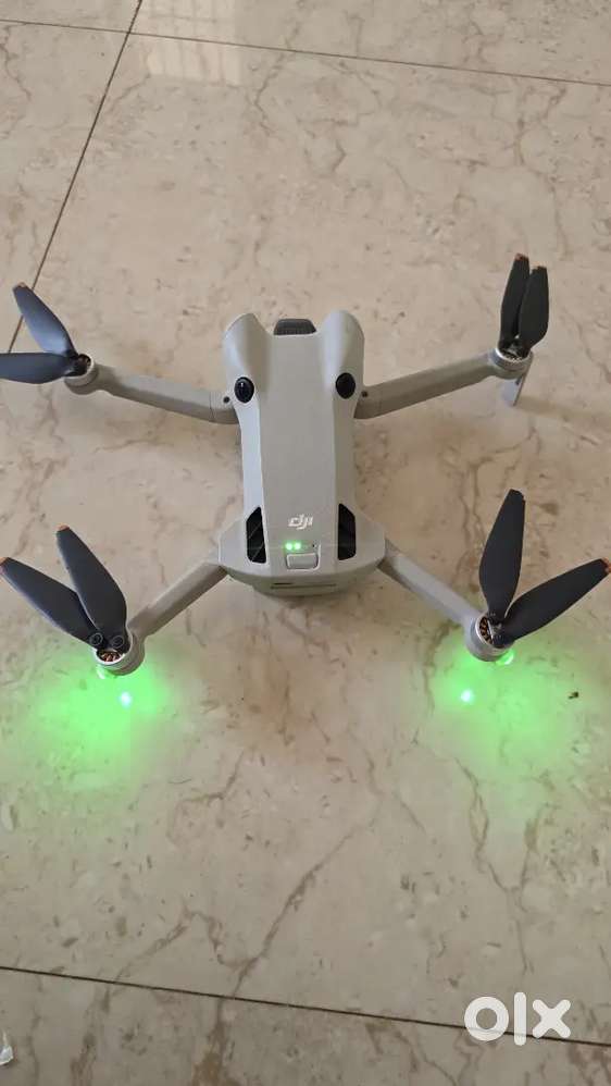 DJI Mini 4 Pro fly more combo plus