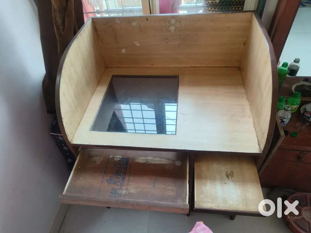 Wooden computer table