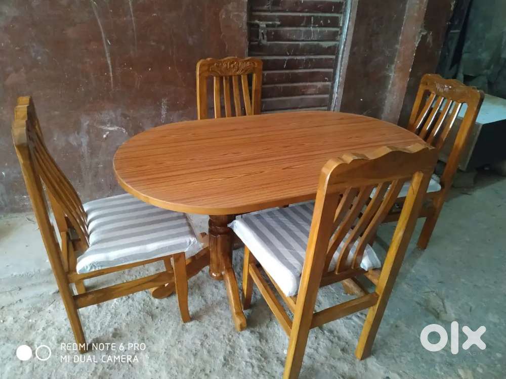 Dinning table available in starf dream furniture