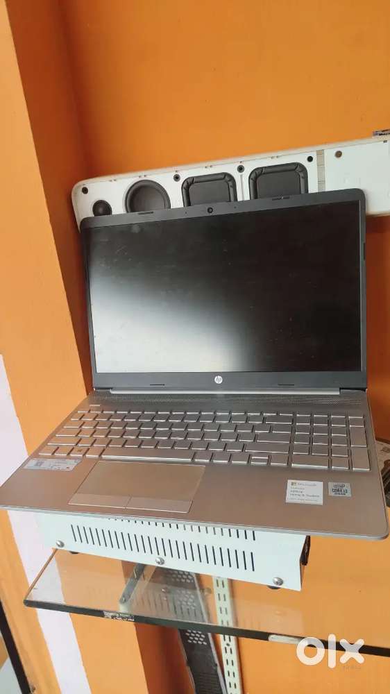 HP LAPTOP i3