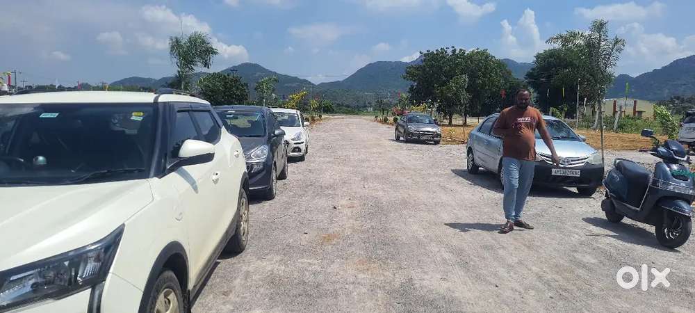 VILLA PLOT FOR SALE GUNTUR TO NARASARAOPETA ROAD FACE