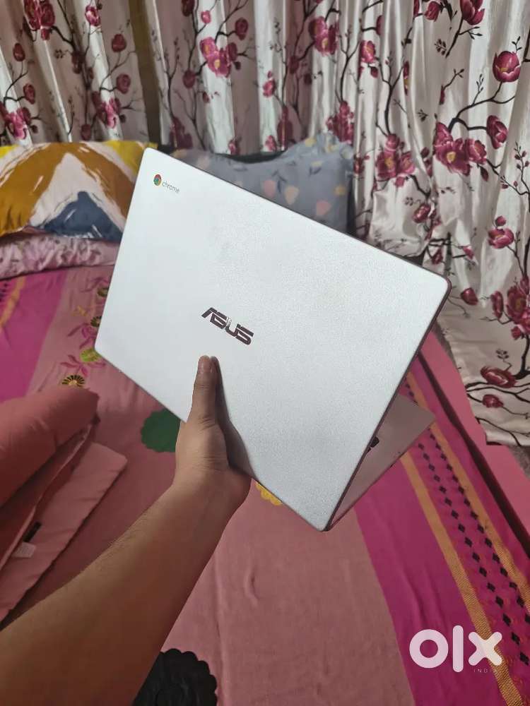 Asus Laptop Chromebook TOUCHSCREEN 4GB/64GB