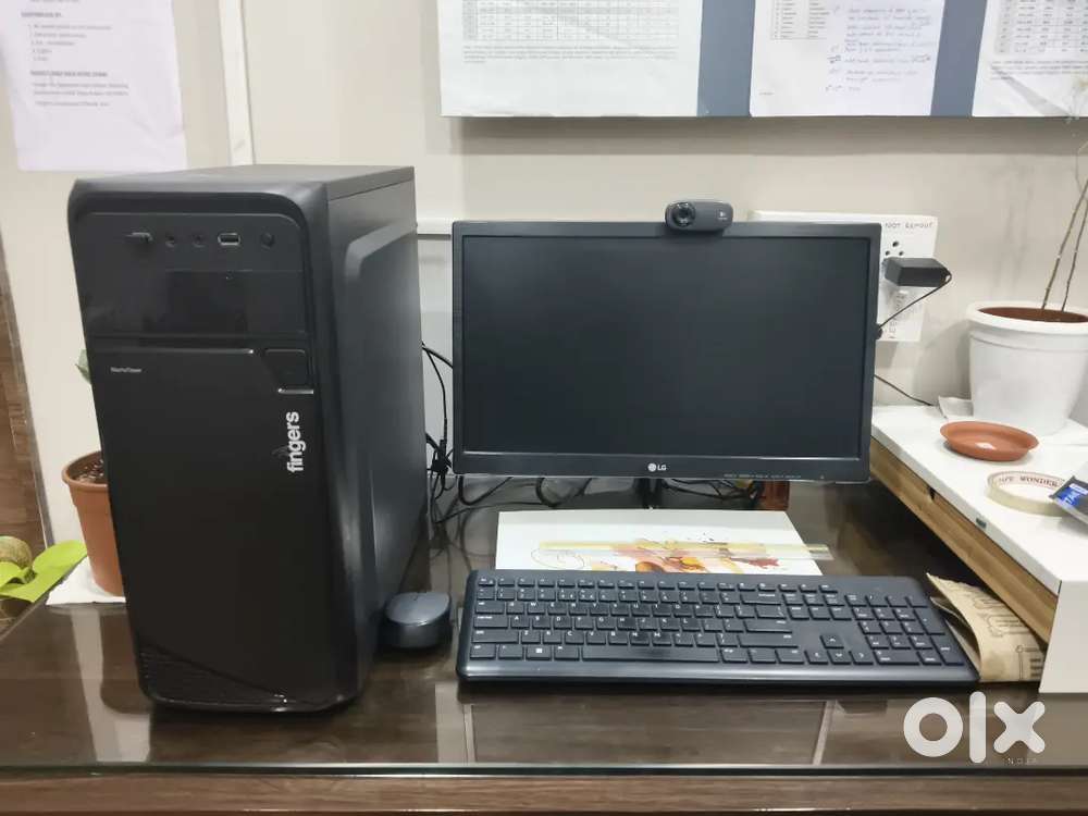 Complete PC Setup with LG monitor, CPU, Dell Keyboard Mouse