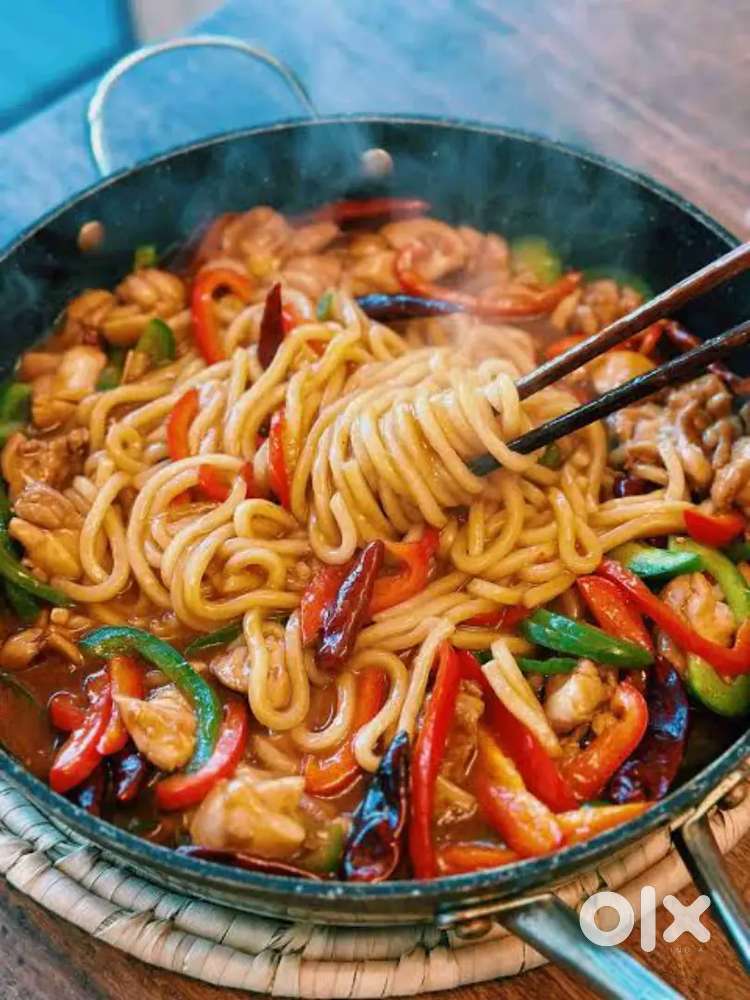 Chinese Cook aur 1 saaf safai ke helper 1