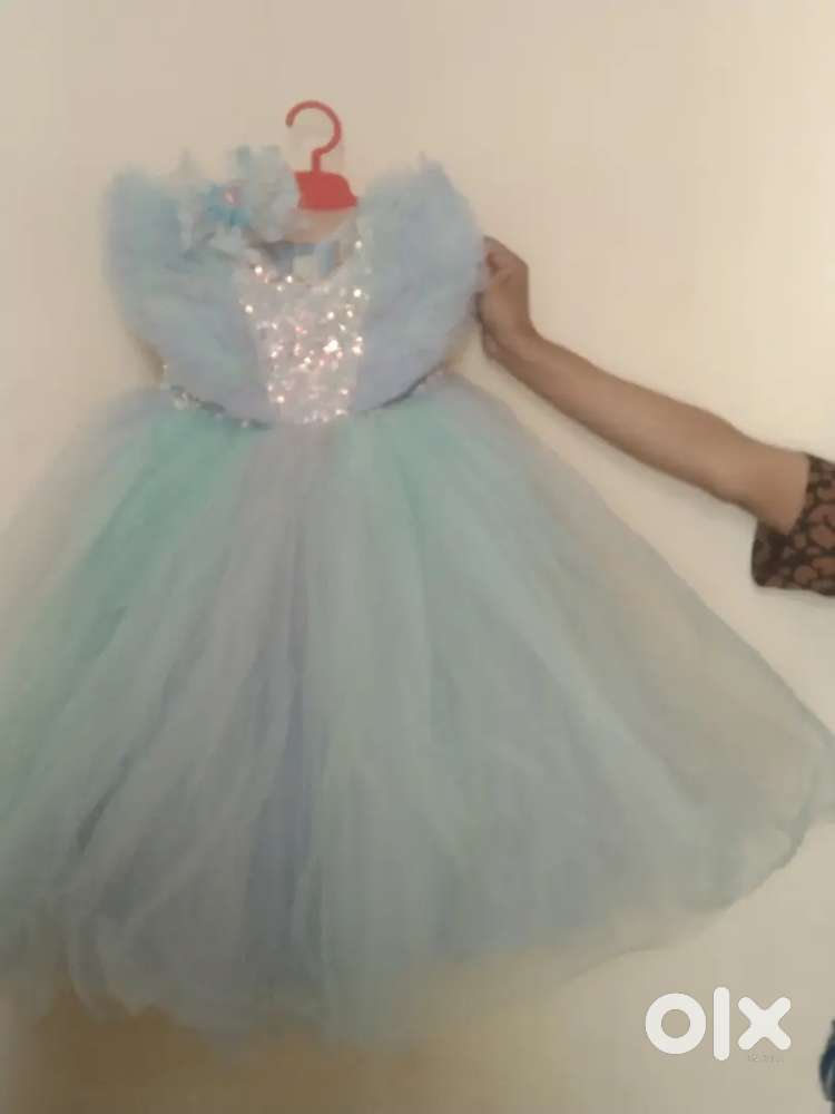 Gown for 4 yrs girl