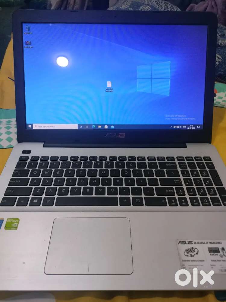 ASUSi3 Laptop with Graphic card @ 8000