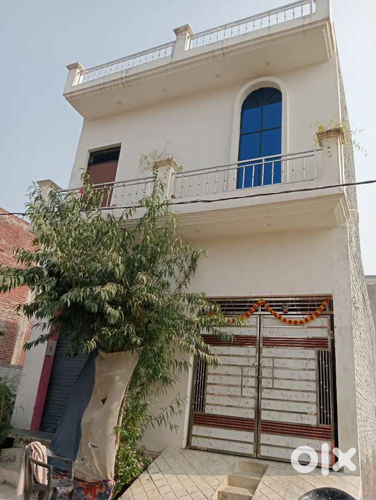 Beautiful House in 100 gaj plot