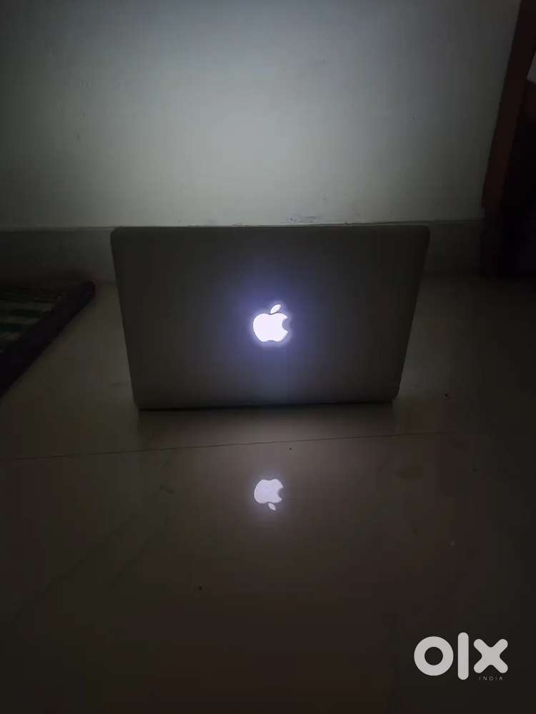 Apple Macbook Air
