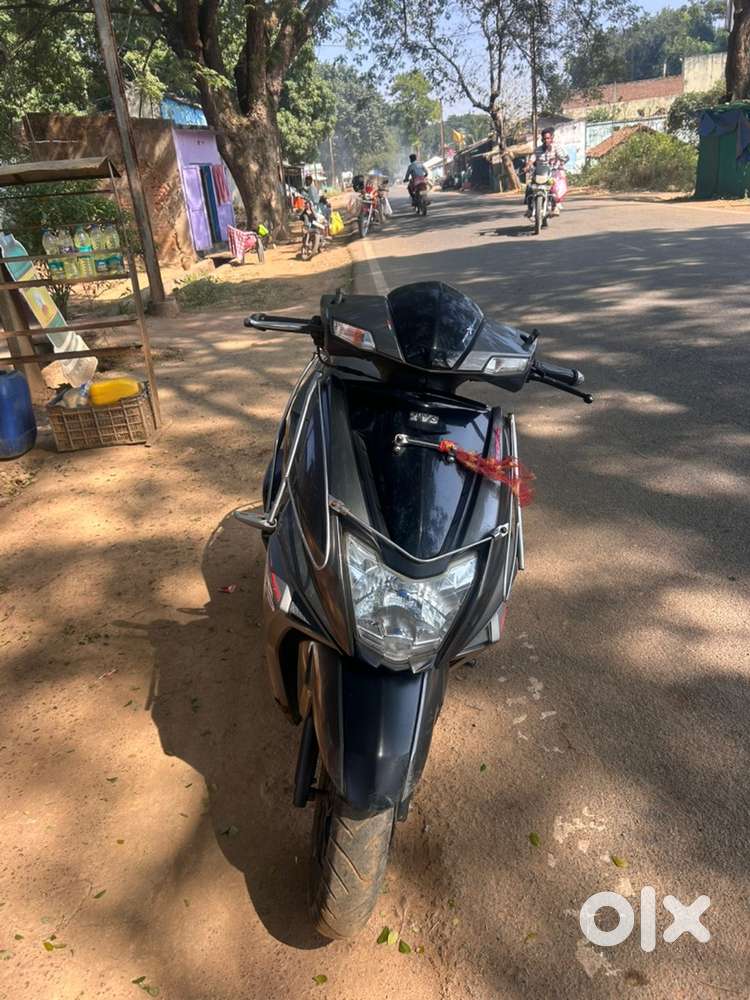 Good condition TVs ntorq 125 black