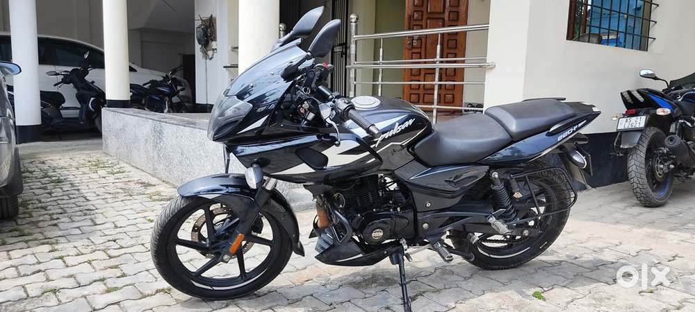 Bajaj Pulsar 220F Bike for Sale - Excellent Condition, Low Price!