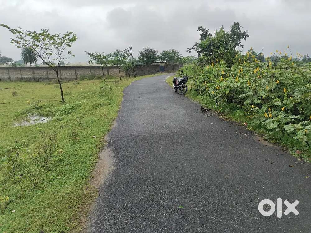 2.5 acre residential land for sale 1.2lakh/dis near mahubani