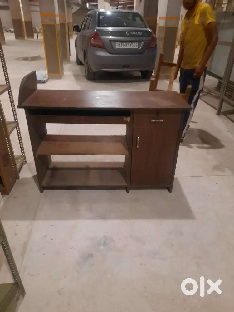 Computer Table In Excellent Condition
