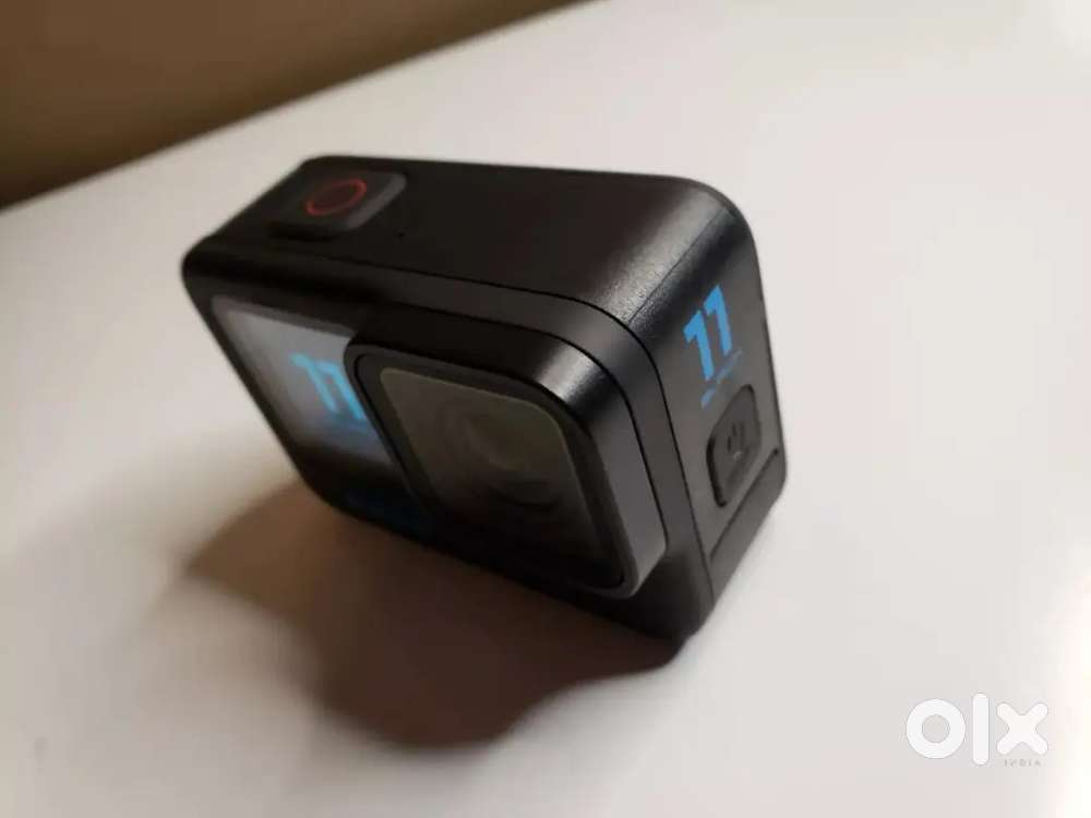 GoPro HERO11 Action Waterproof Camera 27MP w/ case - COMPLETE -