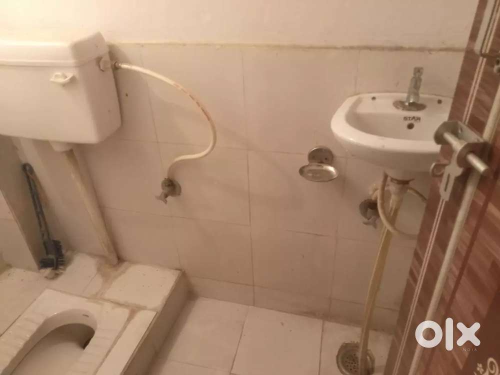 Independent semi furnished room for girls