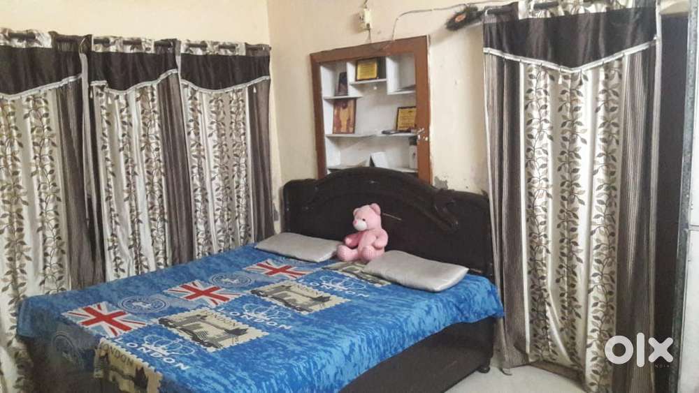 pg rooms near golden temple and busstand