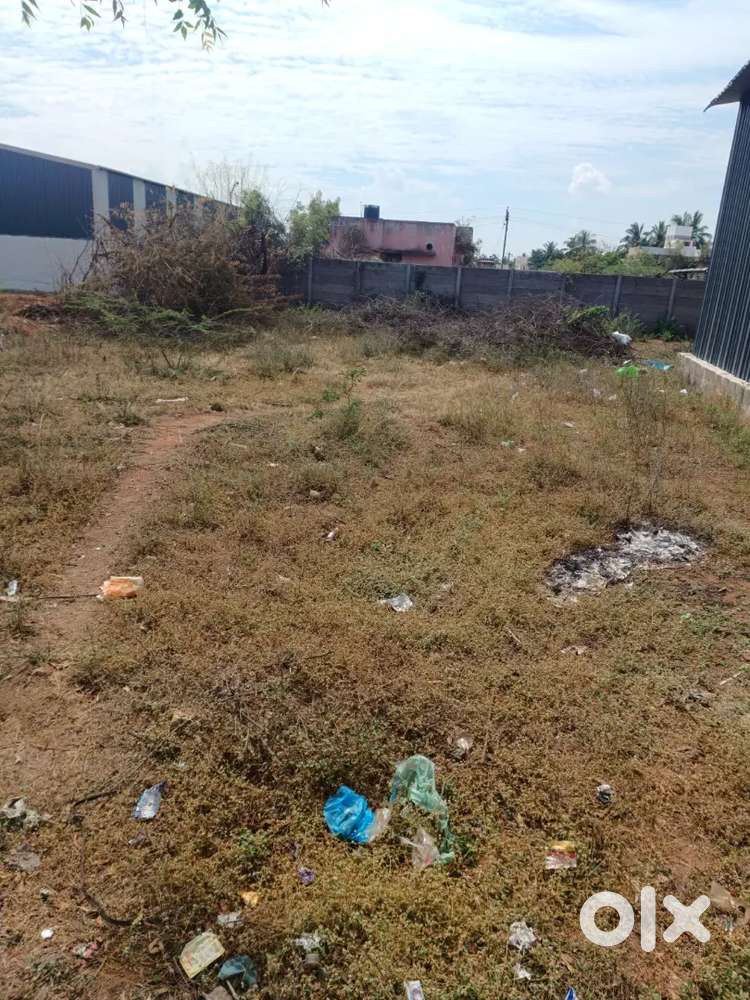 International airport opposite flat