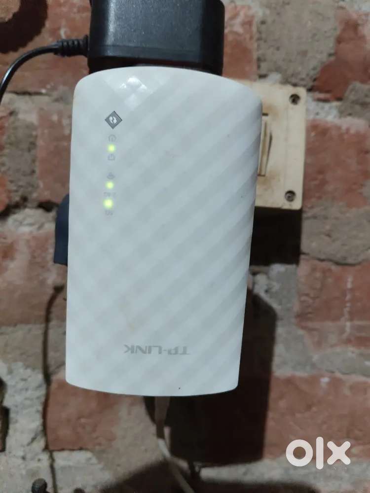 OriginalTP-LINK ka wifi router CE750 saudi se laya tha1800 me dunga