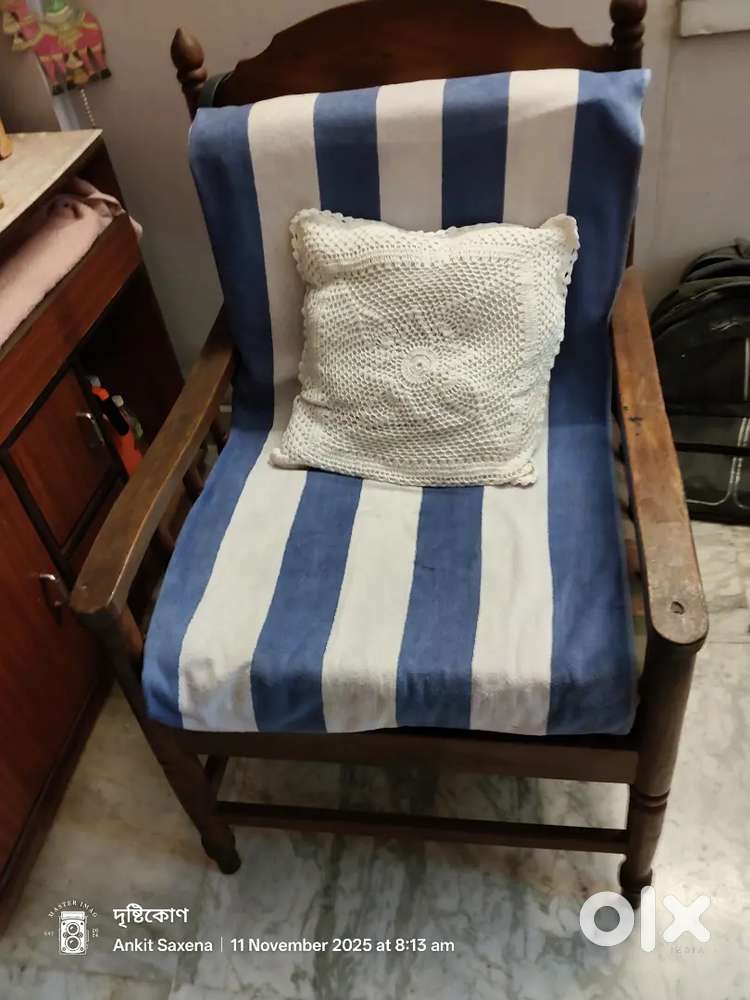 Segun wood Royal Sofa with Mattress