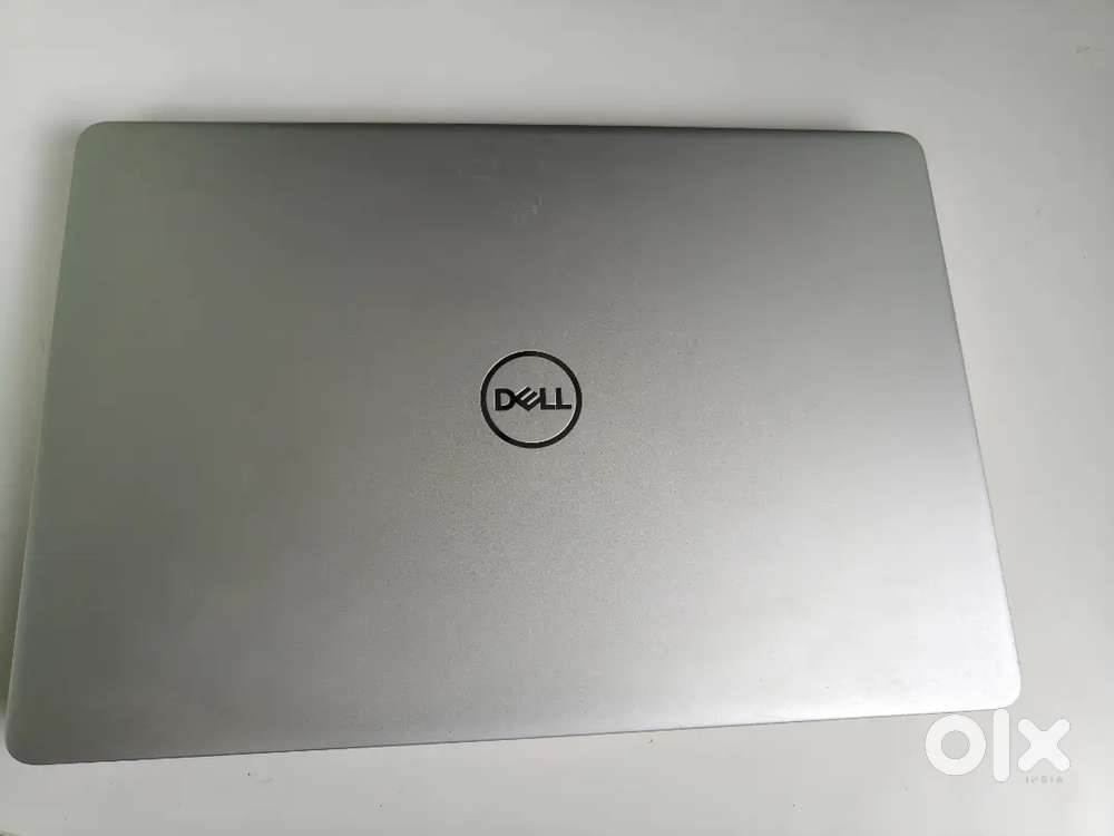 Dell Inspiron 5270 ( i5 8th Gen- 8GB-256 SSd) Silver Metal Body