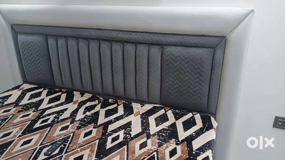 Bed tho back and front new making