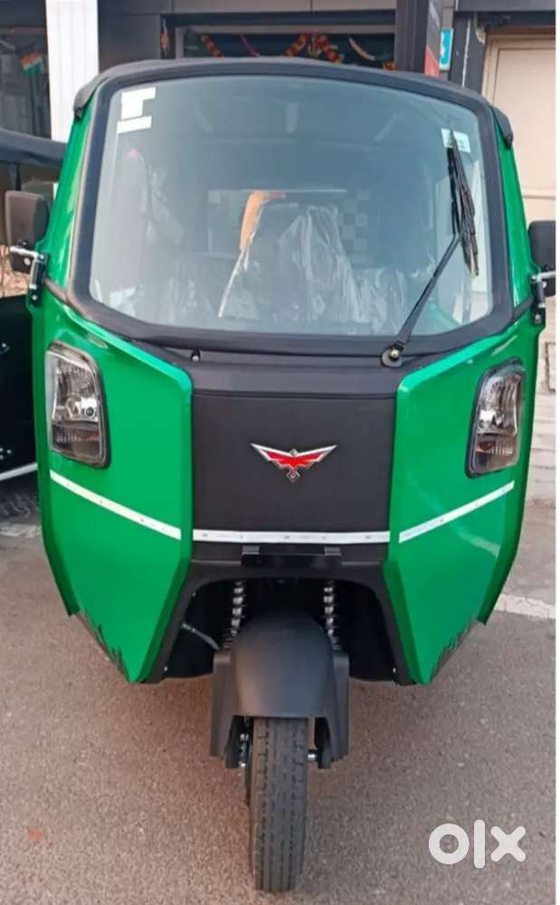 ஆட்டோ டிரைவர் தேவை.