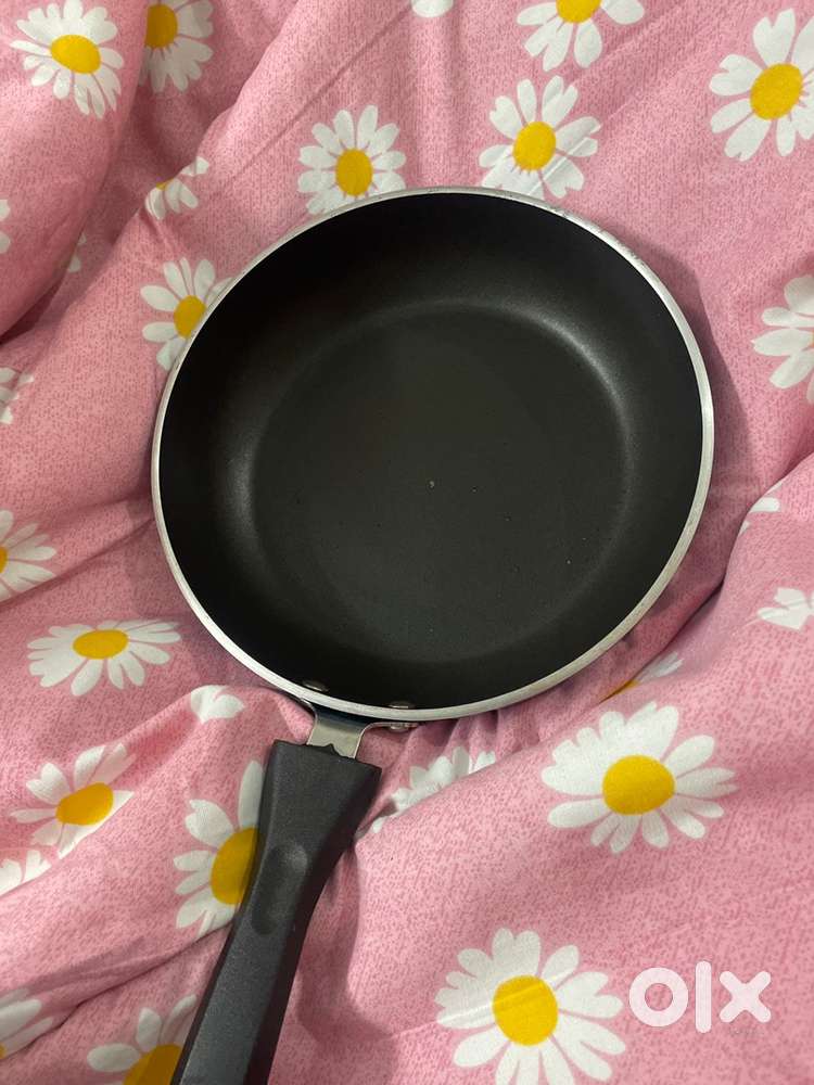 Bestech Non stick pan induction base DIA 20cm in size