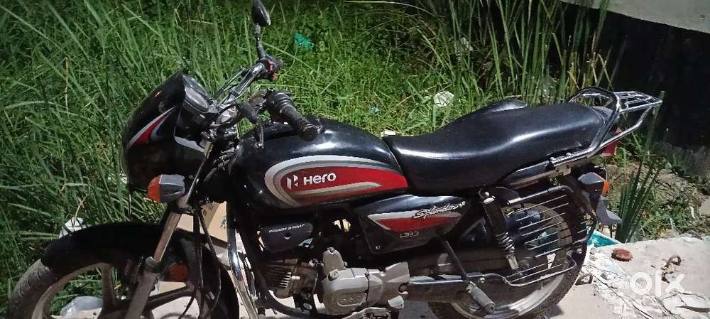 Urgently sell.Best condition.छपरा टाउन का है।इंजन टायर सभी कंडीसन में