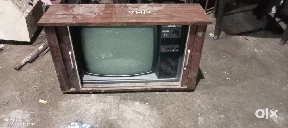Atique old tv sell