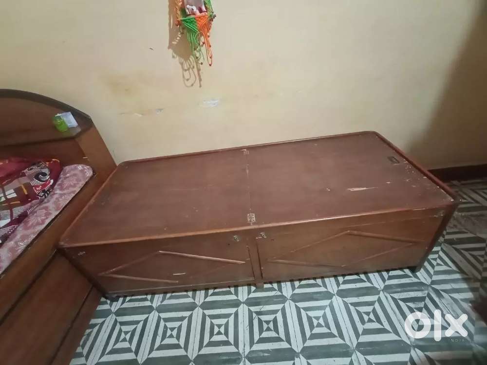SMALL BAD AND DRAWER SALE