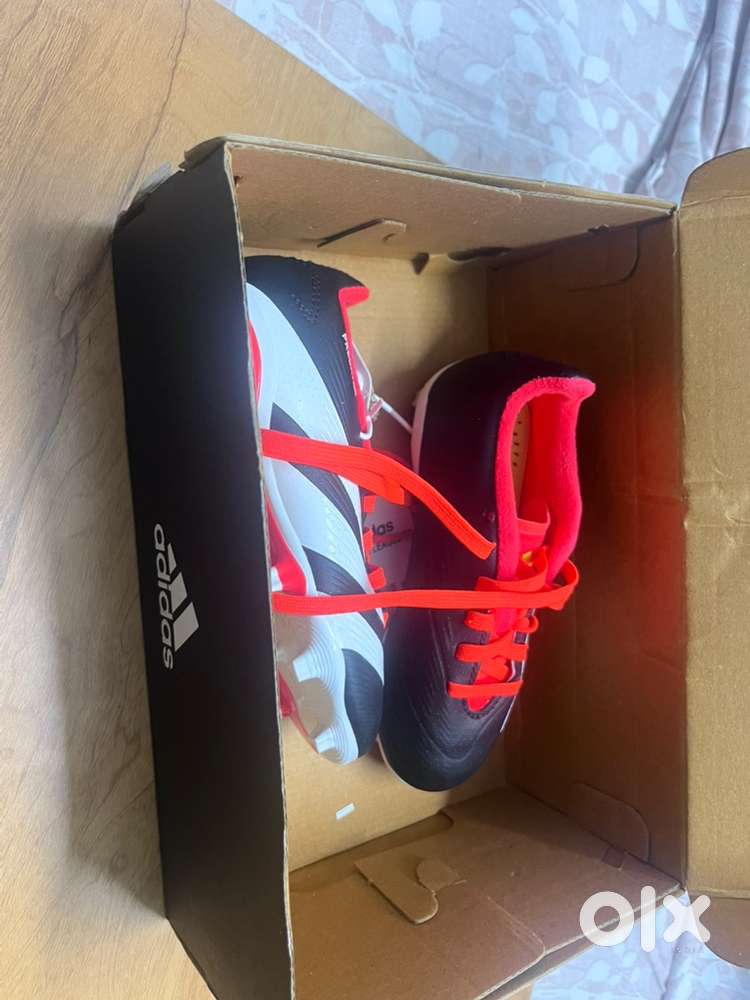 Adidas predator football shoes size 10k on uk chart