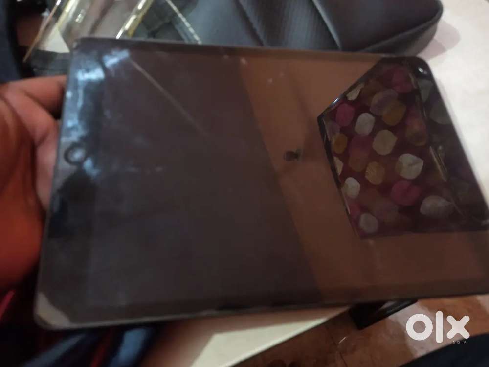 MINT CONDITIONS IPAD 9H GEN 64GB WIFI  WANT  TO SELL URGENTLY