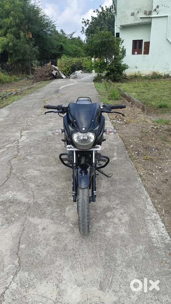 Pulsar 150 (Black) in excellent condition, single owner, urgent sale.