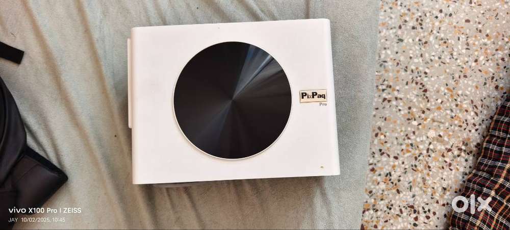 Pixpaq android projector 4k with projecter wall