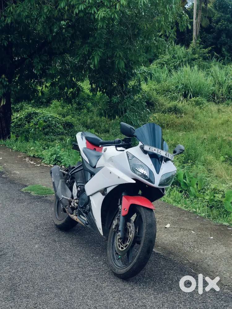 Yamaha R15v2