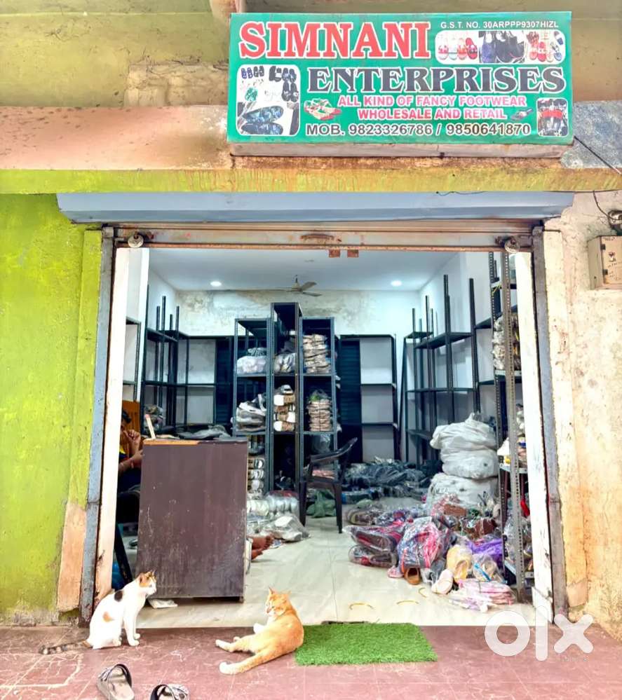 Big Shop for Rent 320 sqr feet.