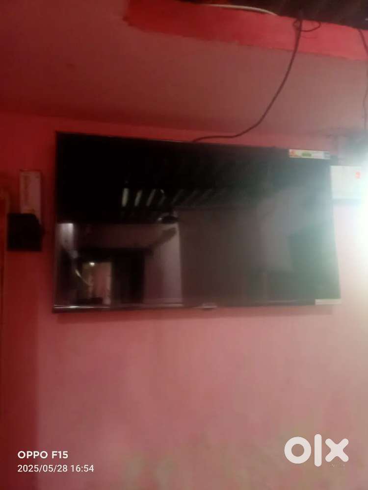 Samsung smart tv bechna hai koi lena hai dokho