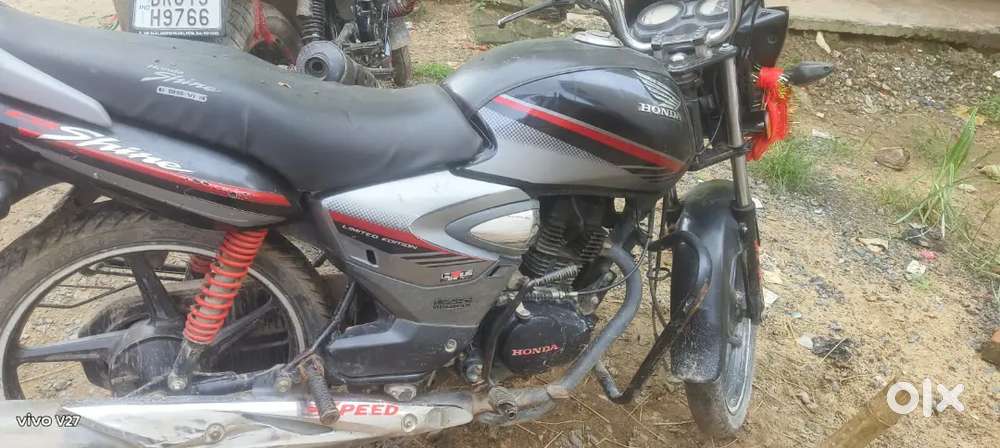 Gari full mantion me hai gari me koi problem nahi hai