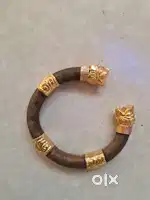 ઓરીજનલ ગેંડાની નાળ સોનામાં મઢેલી