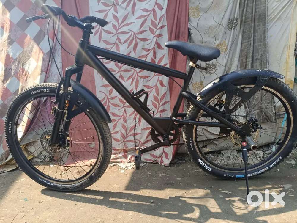 Black colour cycle