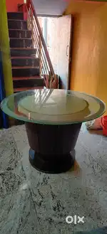 Circular Classic Dining Table