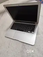 Selling Macbook laptop in gud condition see full detail in description