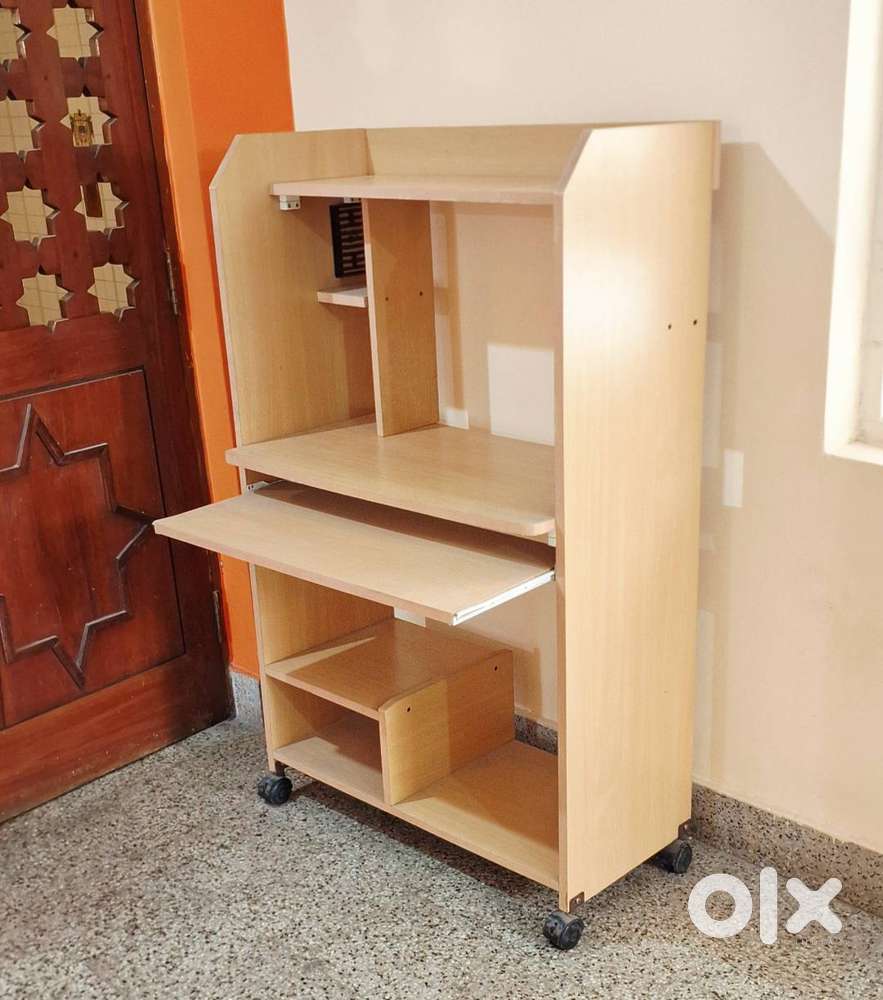 Heavy Computer Table/ Work Station With Wheels &KeyboardTray,1 yearold